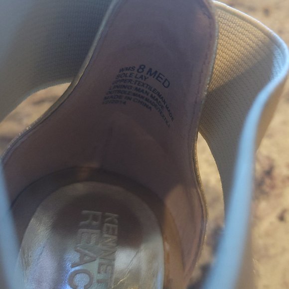 Kenneth Cole Reaction Rattan Wedge-Metallic Gold Sandal, Size 8Med - Picture 6 of 6